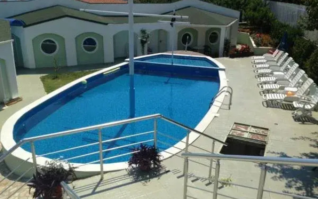 Kentavar Family Hotel