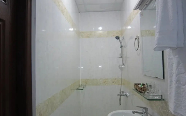 Danh Uy 2 Hotel