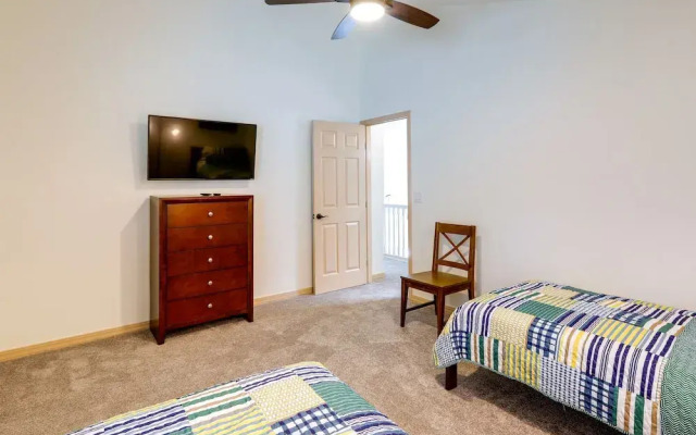 6 Mi to Downtown: Flagstaff Townhome w/ Deck
