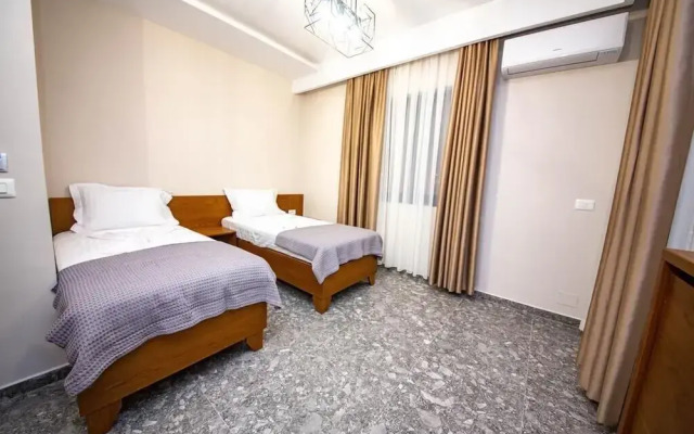 Hotel Center