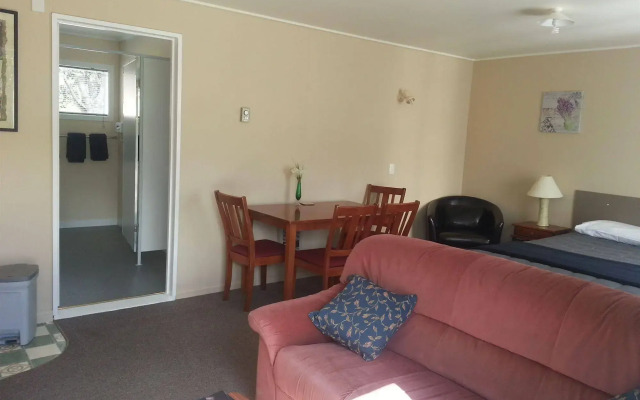 Cromwell Motel