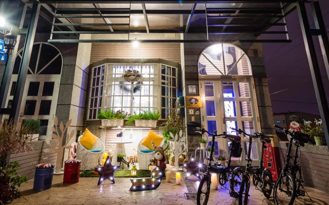Paris Cafe B&B