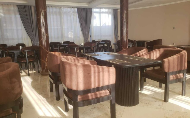 Chevas Hotel