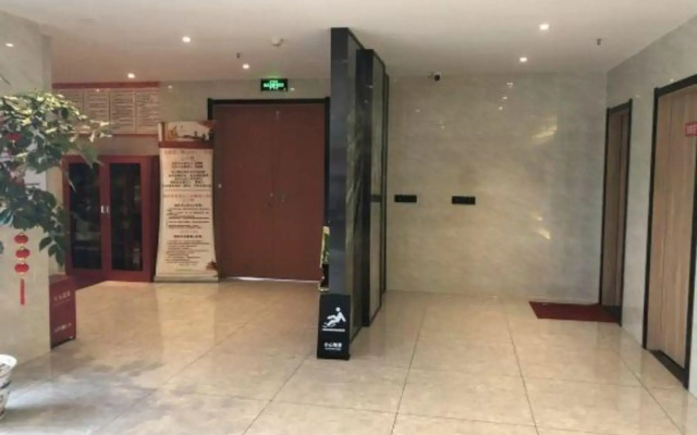 GreenTree Zhixuan Hotel (Jiujiang Linjiang Grand Market)