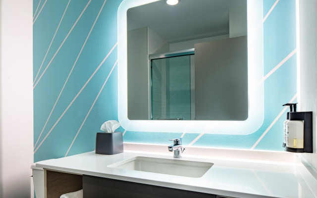 avid hotels Madison - Monona by IHG