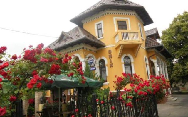 Pensiunea Onix in Fagaras, Romania from 87$, photos, reviews - zenhotels.com hotel front