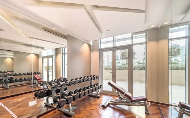 1 BR Apt walking distance to Dubai Mall
