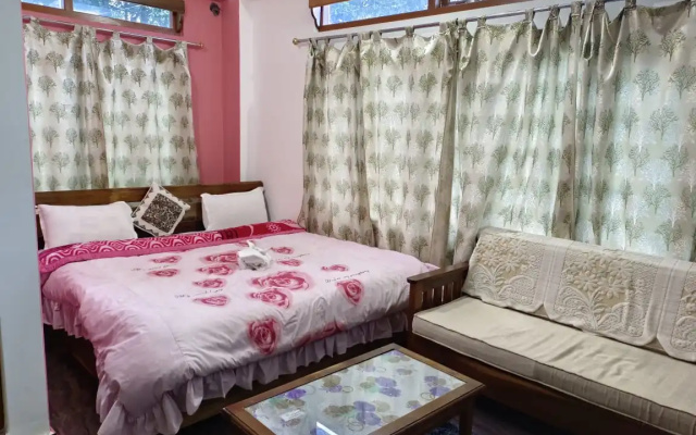 Hotel White Tara