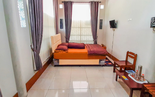 OYO 90374 Penginapan Dewe Syariah