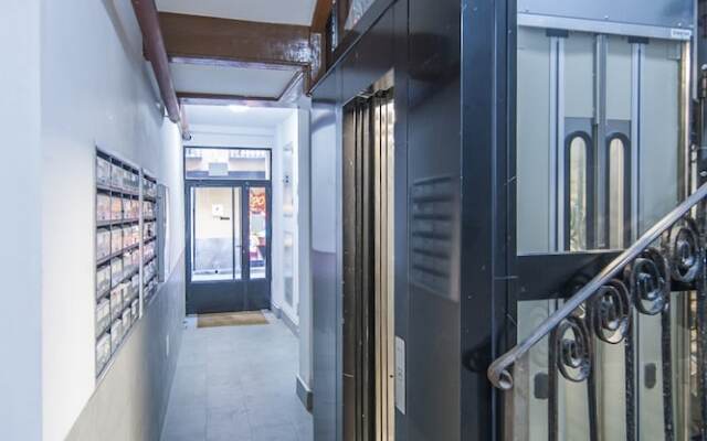 Отель Apartamento Puerta de Toledo VIII вид на фасад