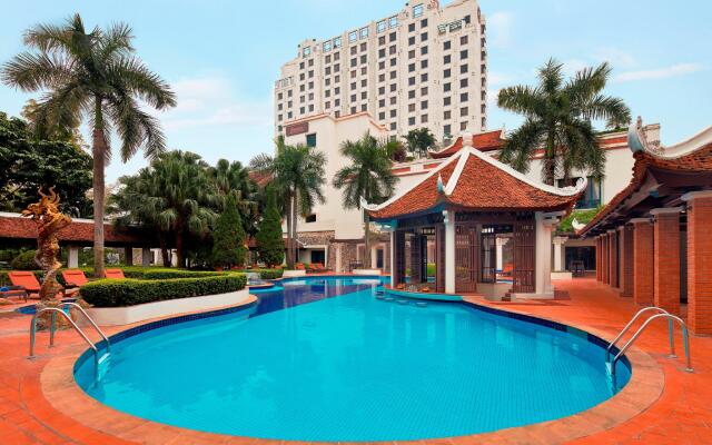 Sheraton Hanoi Hotel вид на фасад