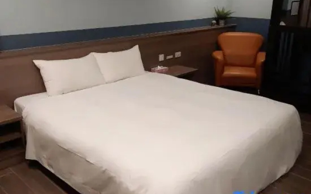 Eiffel Motel