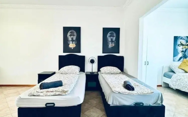 Cozy 7BR Villa Near Blumengarten