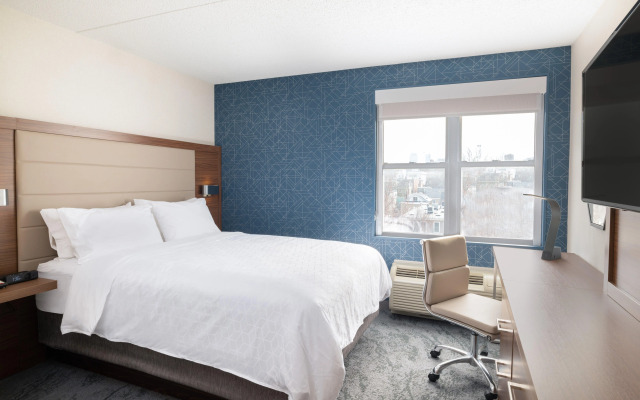 Holiday Inn Express & Suites Boston - Cambridge by IHG
