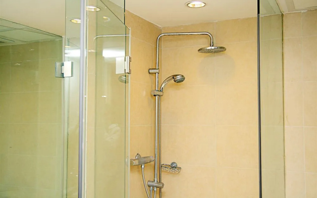 Private-Enjoyed Home Apartment Hotel of R&F Wales Apartment