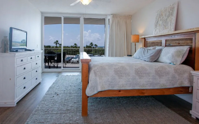 Renovated Three Bedroom - Unit Crb0211