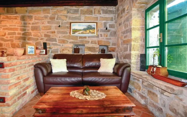 Stunning Home in Smarje With Wifi and 2 Bedrooms