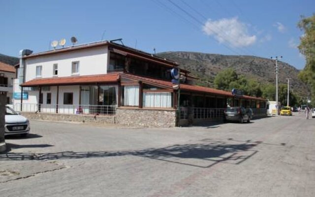 Отель Ceylan Motel парковка