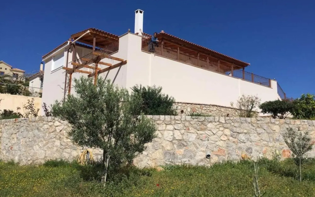 Immaculate 3-bed House in Ermioni
