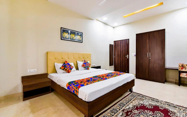 Fabhotel The Castle Homestay