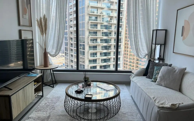 Chic Comfy 1BR in Dubai Marina