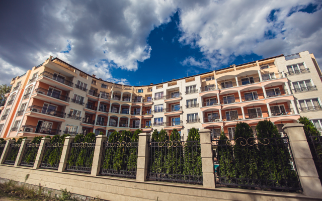 Avenue Deluxe Hotel вид на фасад