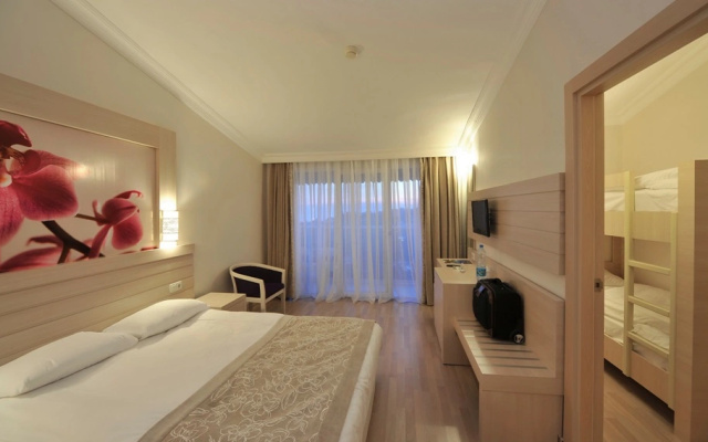 Seaden Corolla Hotel