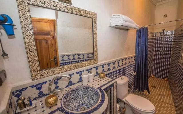 Room in Guest Room - Charming Riad Ouliya in Fès With Authentic Moroccan Design