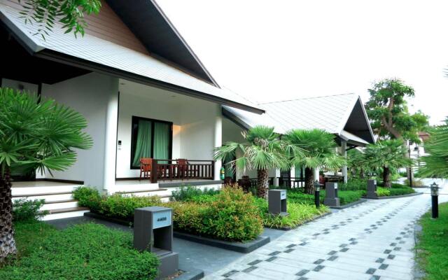 Отель Long Beach Luxury Villas вид на фасад