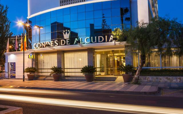 Отель Globales Condes de Alcudia вид на фасад