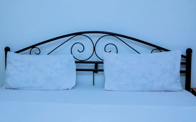 Dar es Salaam-sleeps8-parking-garden-pet Friendly