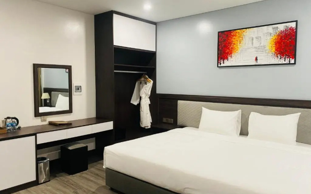 Diamond Hotel Van Đon