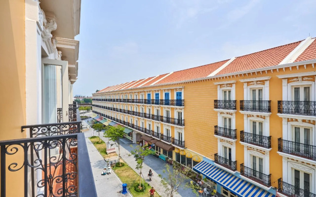 The Platinum Hotel & Suites