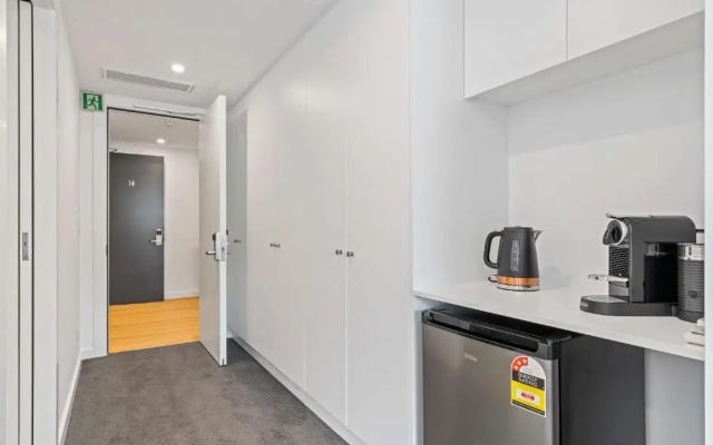 Lakeside Luxury Studio Apartment