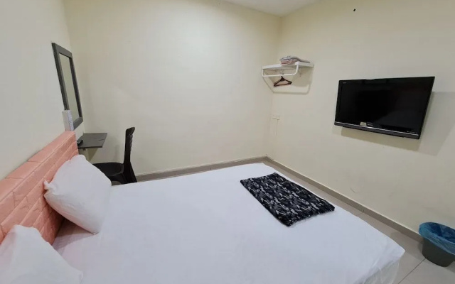 OYO 90442 Newtown Star Hotel