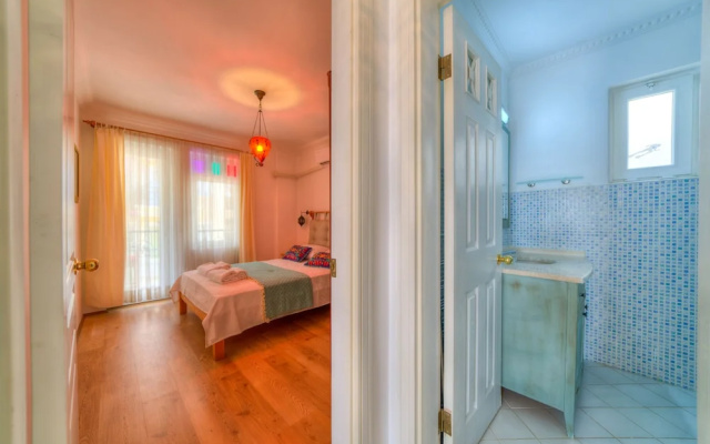 Luna Apartment