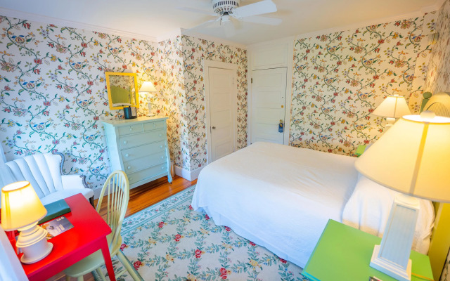 The Colony Hotel