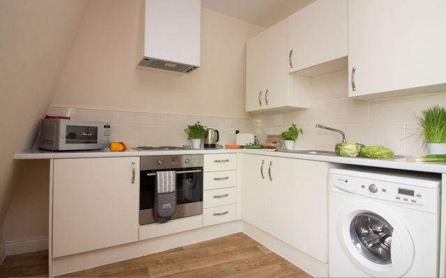 Stayzo Serviced Accommodation 16 Premier Lodge