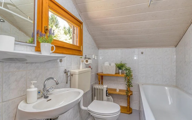 Child Friendly Rural House Jeka