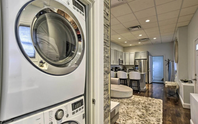 Pet-friendly Apartment, 6 Miles to Downtown