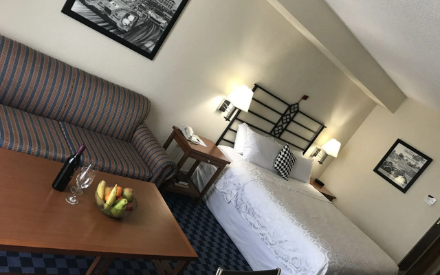 SEVEN Sebring Raceway Hotel