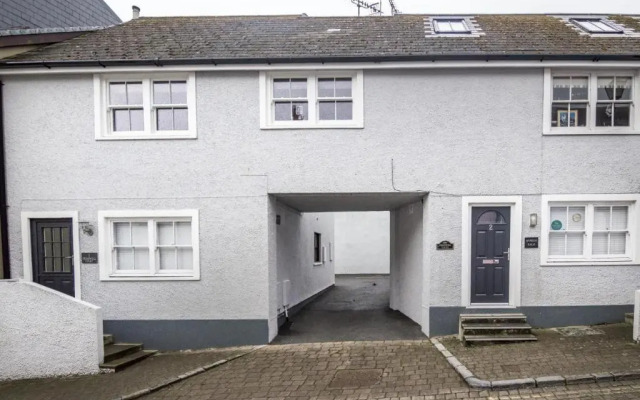 Harry's - 2 Bedroom Holiday Home - Tenby