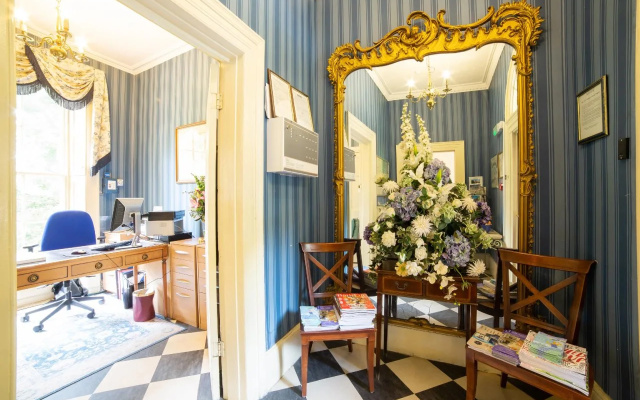 OYO Bailbrook Lodge, Bath