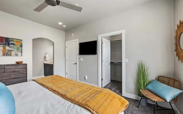 Desert Sky 7 Bedroom Townhouse