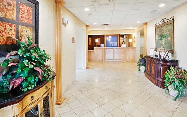 Holiday Inn Express & Suites London by IHG