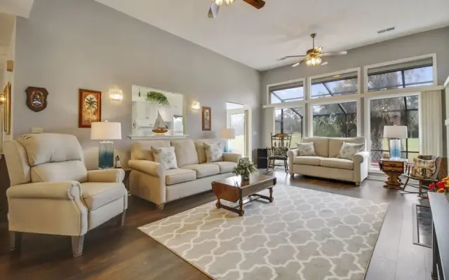 62 Full Sweep Holiday Home