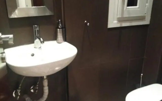 Karolou Dil central luxury and business appartment