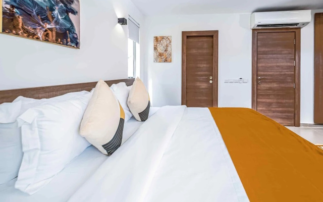 Crest Apartments & Suites