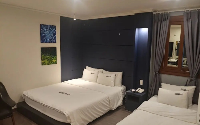 25 Hotel Busan Seomyeon subway station