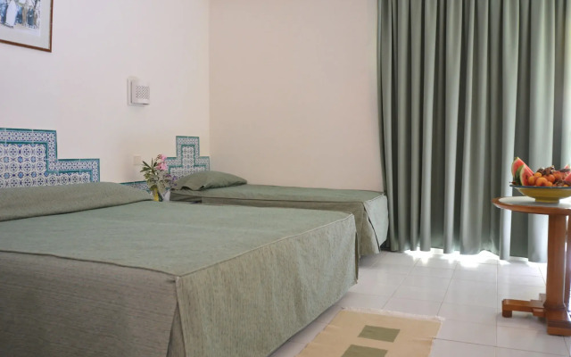 Hotel Venice Beach - Families and Couples Only